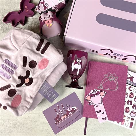 Pusheen box fall 2022 - Sep 29, 2023 · Pusheen Box “Vampurr” Review – Fall 2022 The Pusheen Box features exclusive everyday items all adorned with the cute Pusheen cat. Check out our review of the Fall 2022 “Vampurr” box! 
